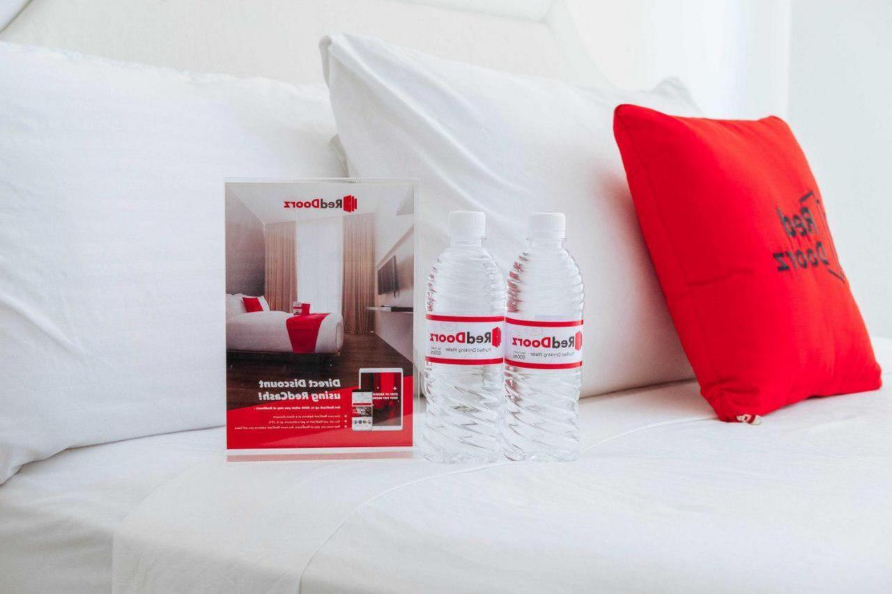 Hotel RedDoorz @ Jalan Brigjend Katamso Medan 2 Zewnętrze zdjęcie