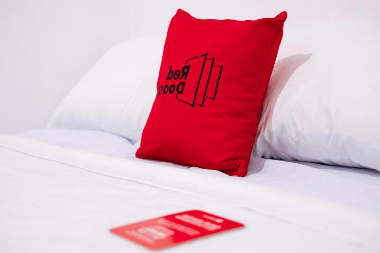 Hotel RedDoorz @ Jalan Brigjend Katamso Medan 2 Zewnętrze zdjęcie