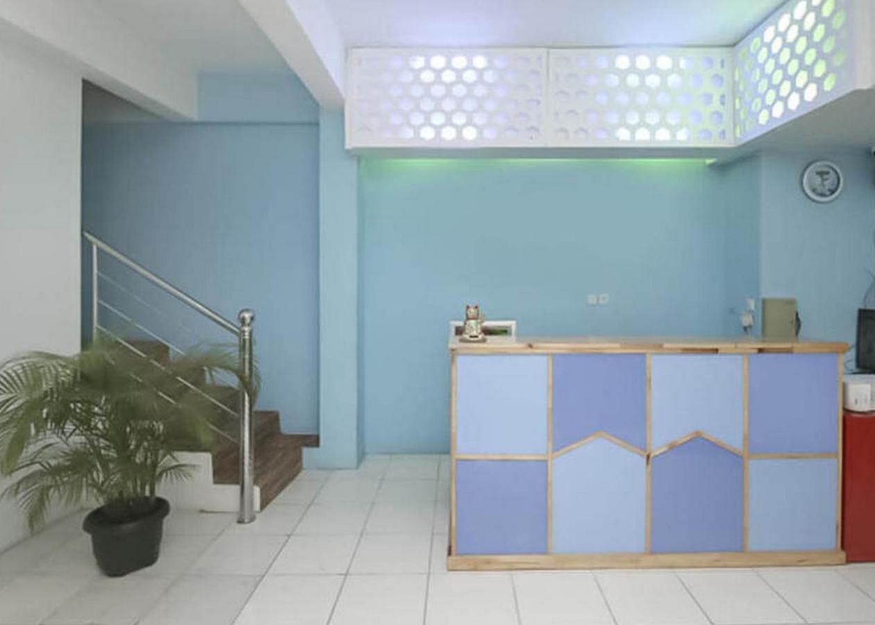 Hotel RedDoorz @ Jalan Brigjend Katamso Medan 2 Zewnętrze zdjęcie